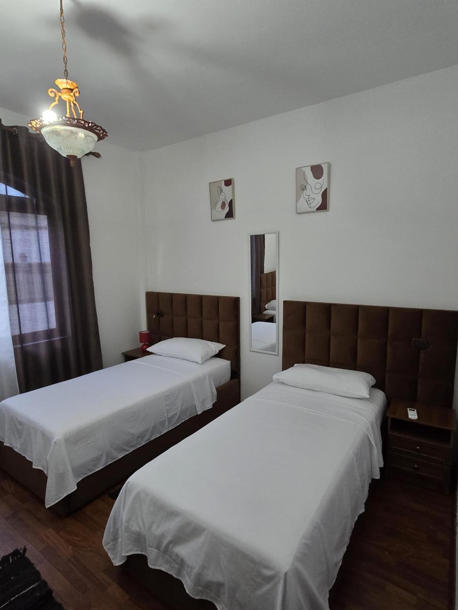 Grand Hotel Krujë Zewnętrze zdjęcie